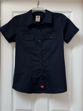 Dickies Women's Short Sleeve Traditional Work Shirt in dark navy. Size M